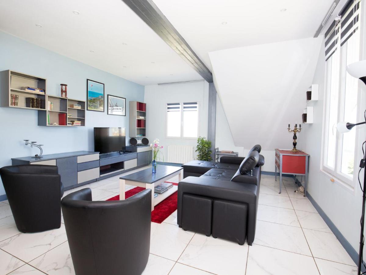 Modern House With Private Terrace Vila Quinéville Exterior foto